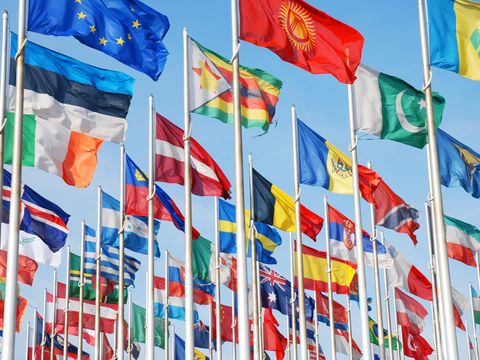 Bunte Flaggen verschiedener Länder