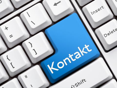 Tastatur mit Aufschrift Kontakt