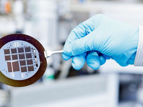 Research thin film photovoltaics